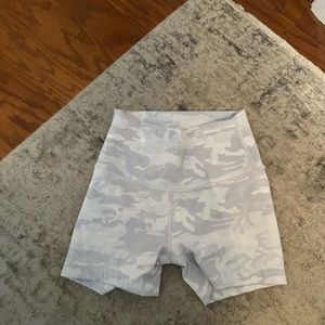 Lululemon Biker Shorts (4 in) Limited edition